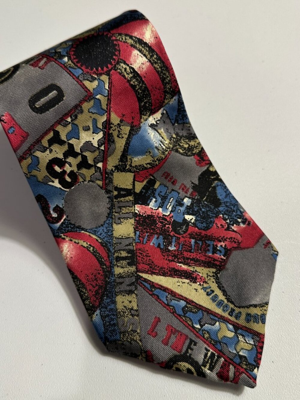 ROOSTER Vintage Mens Tie 100% Silk Tie Geometric Made in USA Gray/Blue/Red